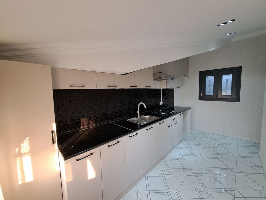 3 xonali kvartira sotiladi arzon narxda