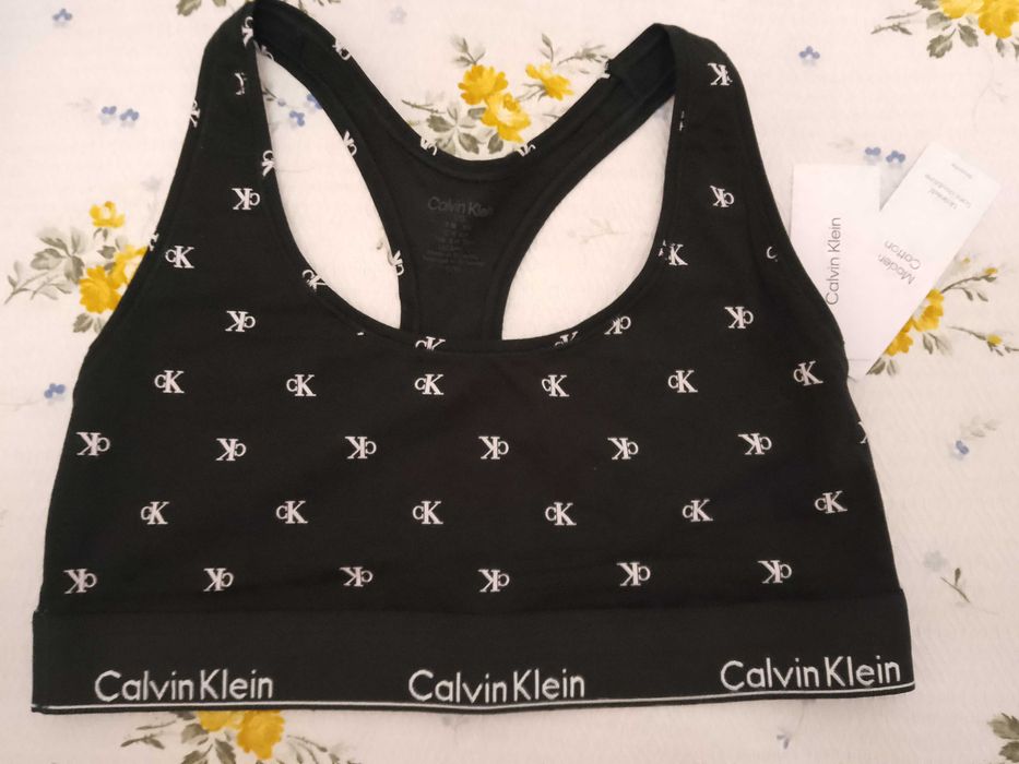Calvin Klein спортно бюстие