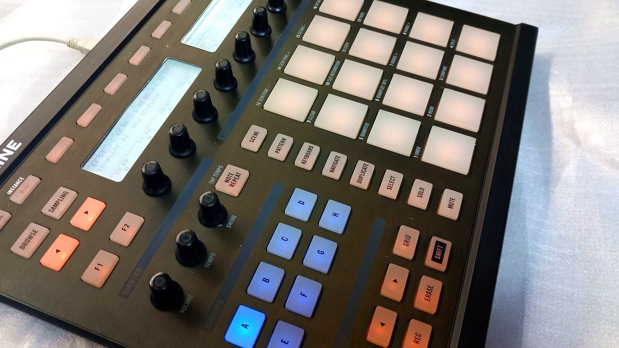 Native Instruments Maschine MK1 - Controller Sequencer - 290лв.