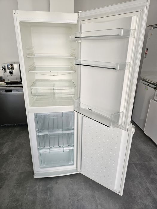 Хладилник Miele с фризер с 3 чекмеджета