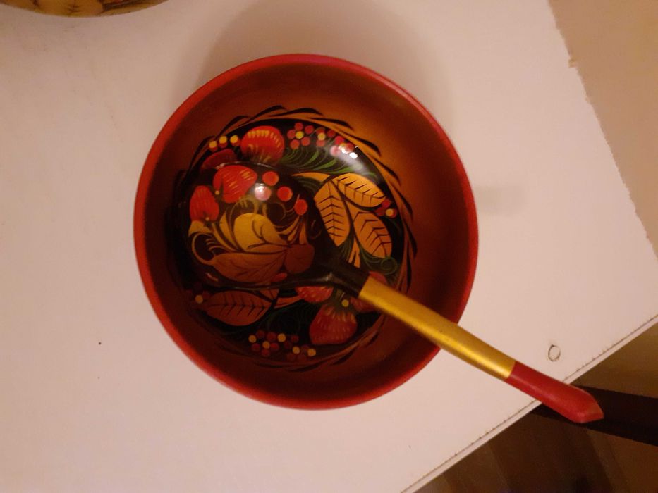 19.	Уникален Набор чиниек с лъжеци. Хохлома.     Цена – 83 лева.