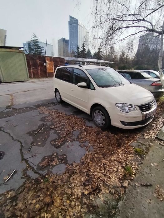 Фолксваген Туран...