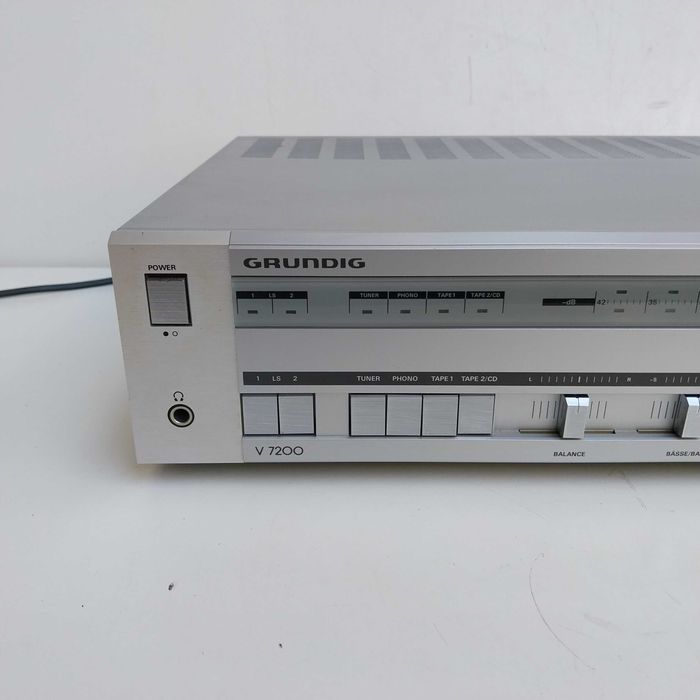 НАЙ ДОБРАТА ОФЕРТА Усилвател Grundig V7200