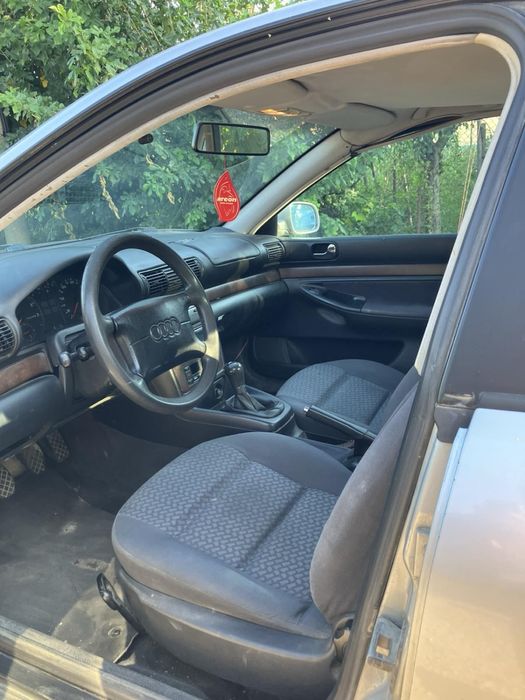 Продава се AUDI A4 1.8T