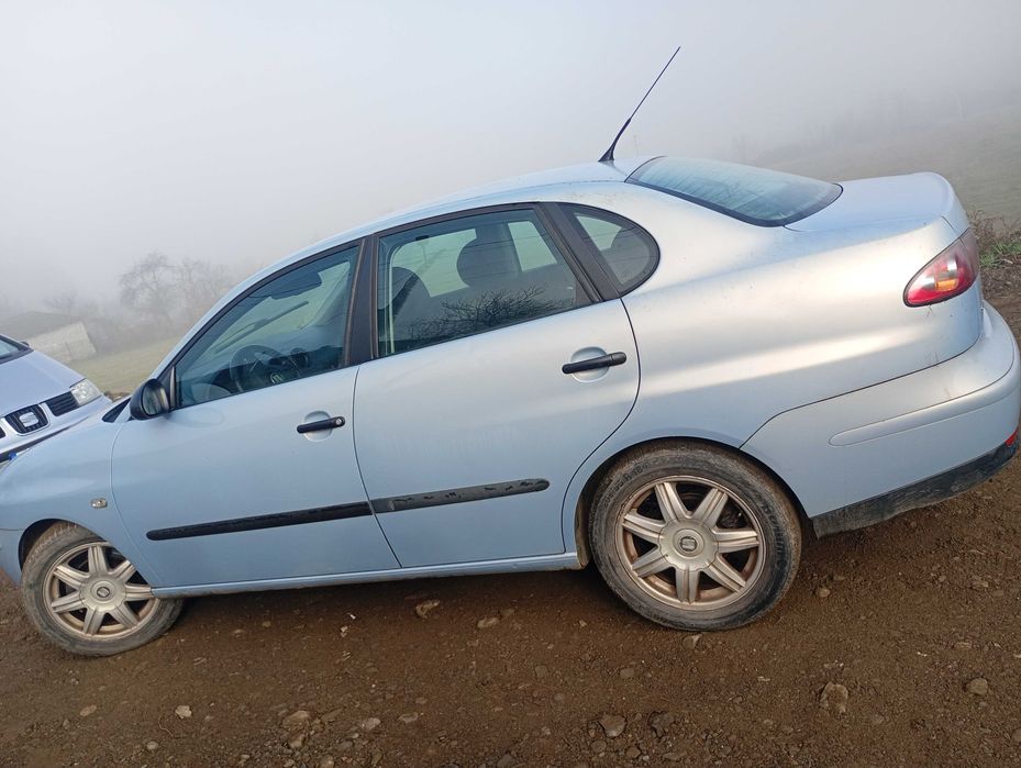 Vând Seat Cordoba din 2003.