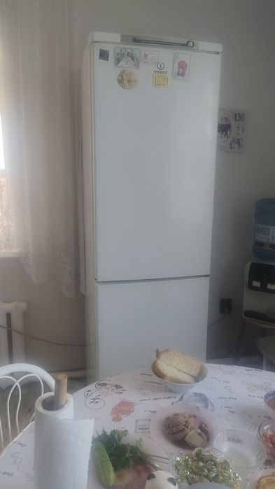 Холодильник  Indezit