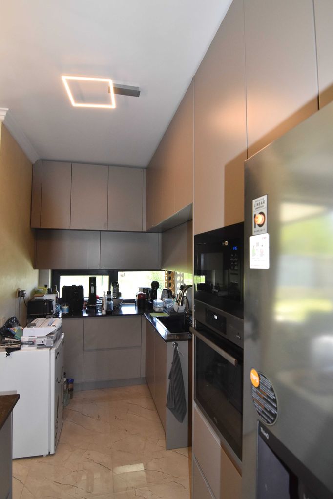 Продава се Къща в с. Марково, Област Пловдив - 365 кв.м за 1343 €/кв.м - Снимка #5