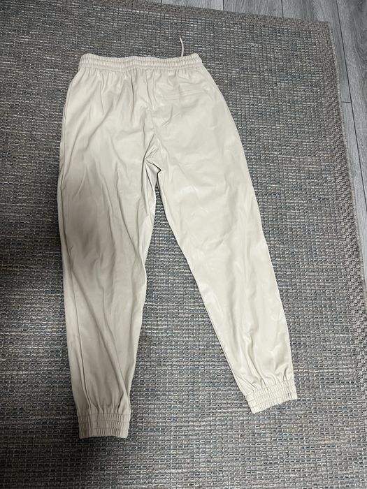 Vând pantaloni damă Zara.