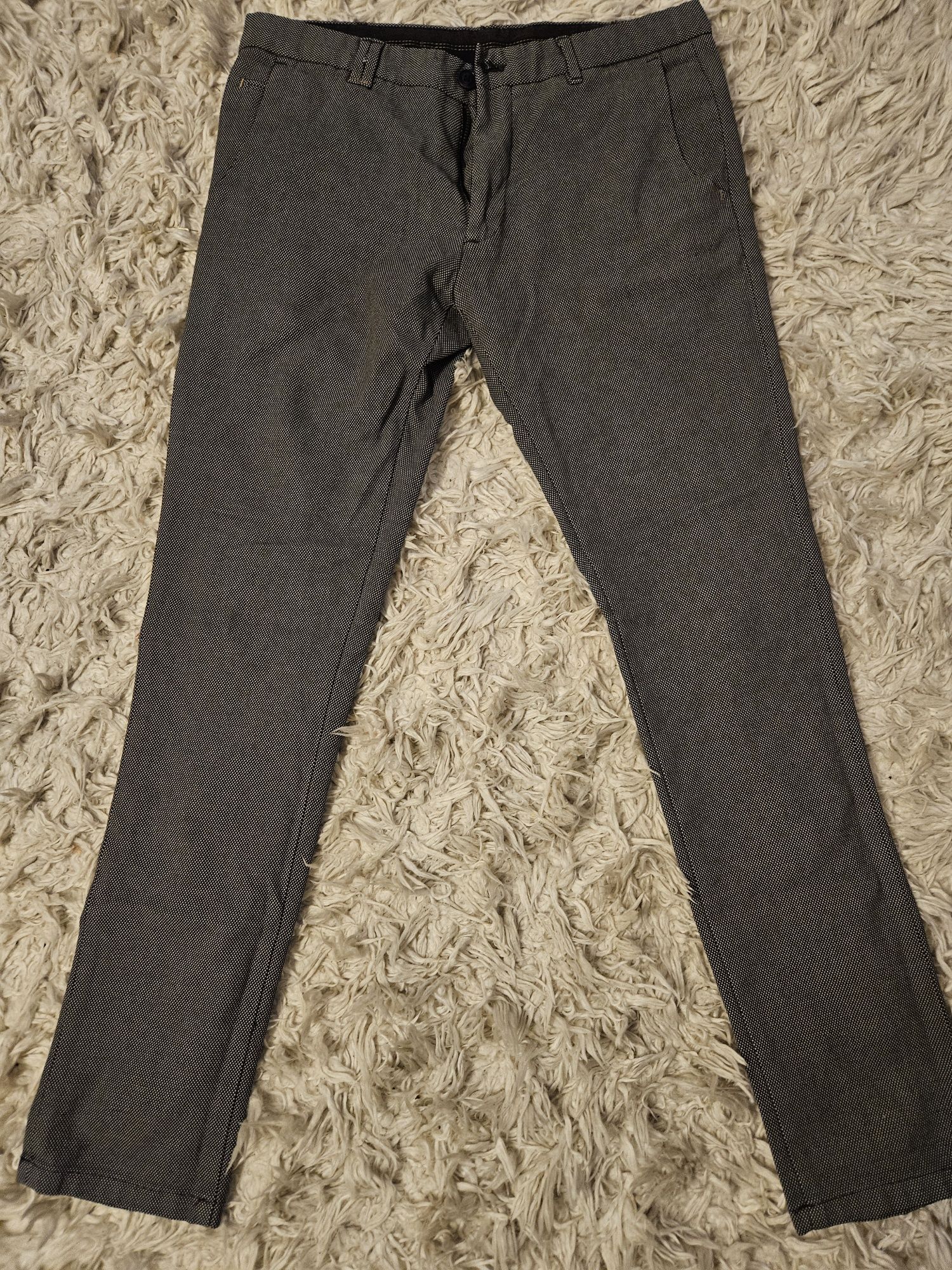 Pantaloni barbati Zara