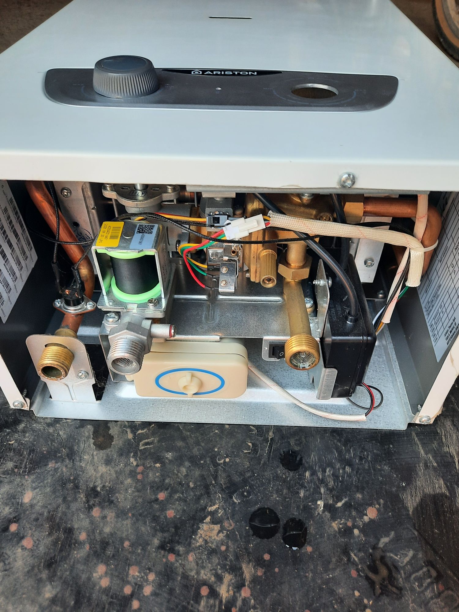 Boiler instant pe gaz Ariston