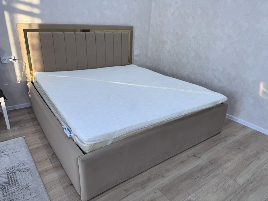 Кровать king size 200x180