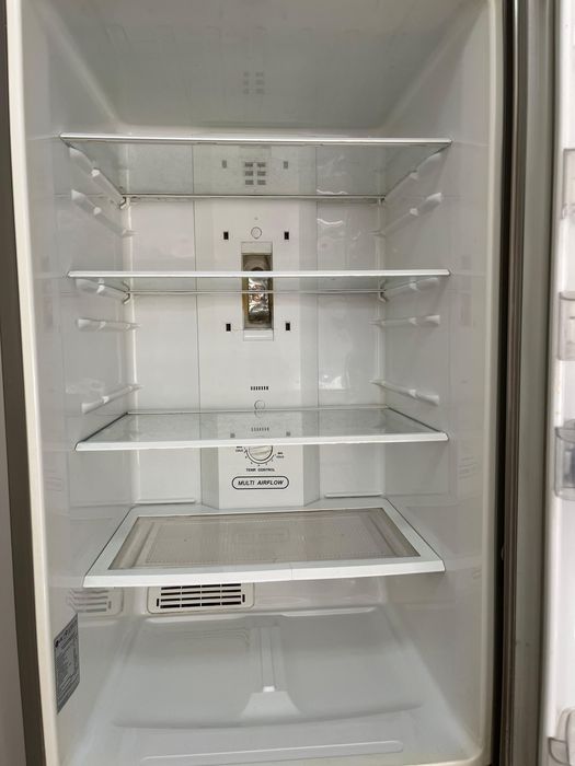 Продам Холодильник LG