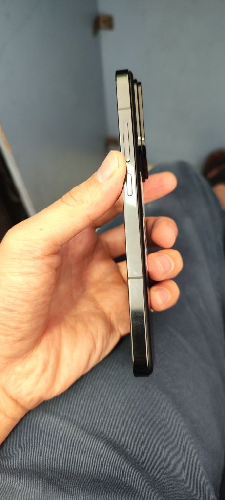 Xiaomi 14.   Juda arzon.  16+12/512gb