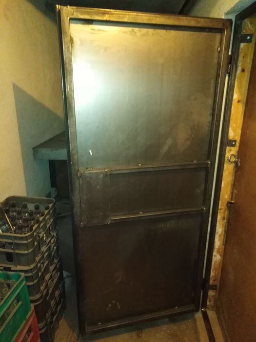 Метални врати за мазета