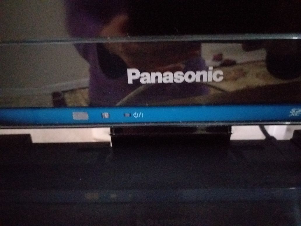 ЖК-телевизор Panasonic  диагональ 94 см.