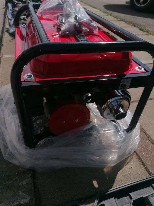 Генератор за ток чисто нов