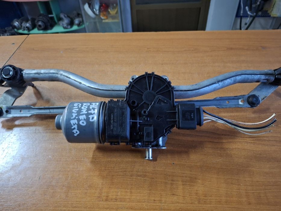 Ansamblul ștergător motoras parbriz Alfa Romeo Giulieta  2010-2020