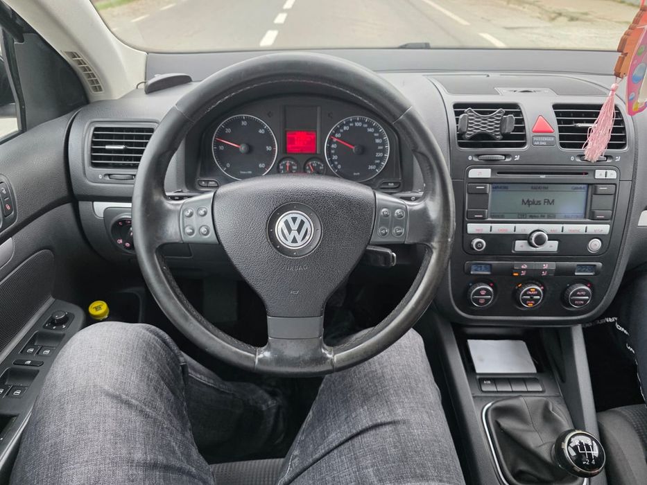 Volkswagen Jetta 1.9tdi Highline 2007 proprietar