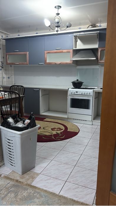 Отдам бесплатно кухню. Частично разобрано.  Самовывоз