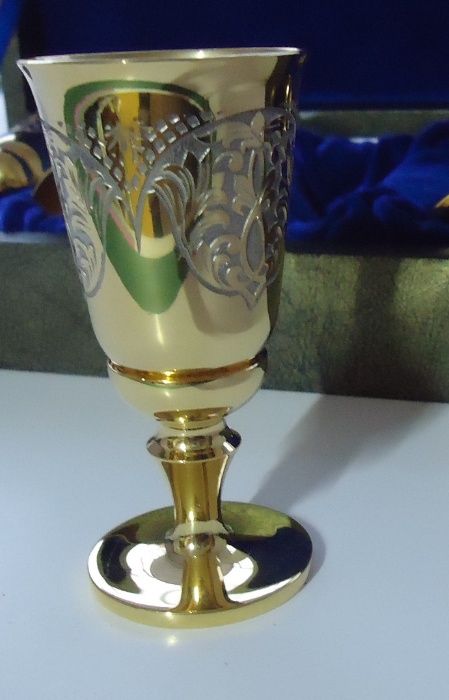 Эксклюзивный набор резных рюмок. Золото. Только в одном экземпляре