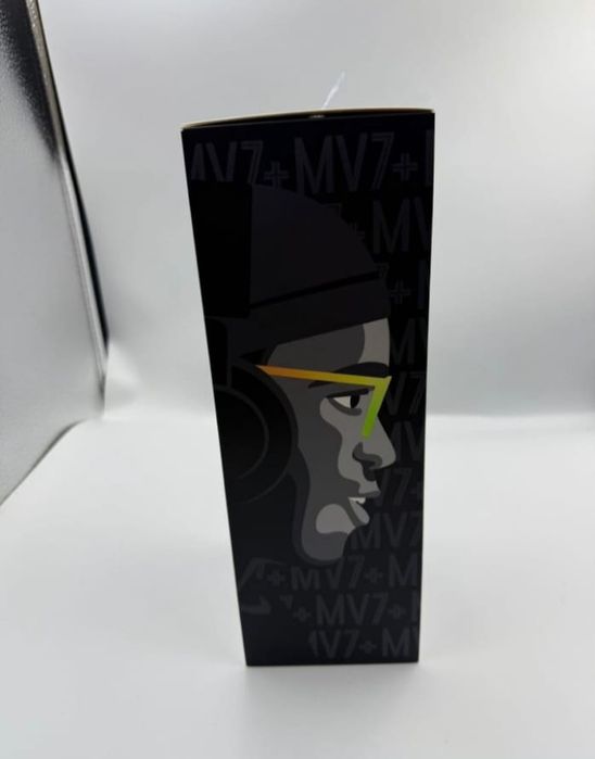 Shure MV7 + Podcast Microphone