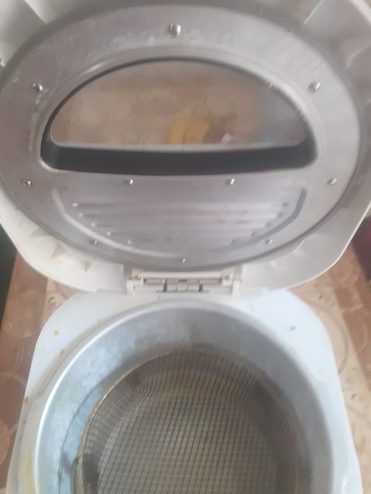 2 bucați de Fripteuză 100 lei