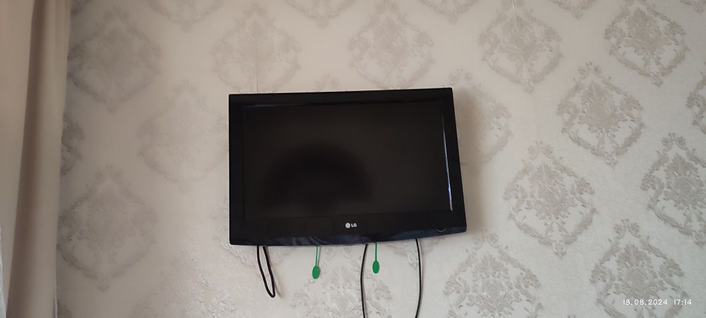 Телевизор LG 80*52см, б/у