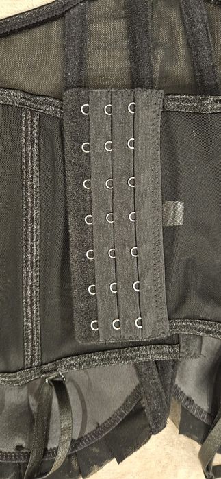 Корсет  с  камъни