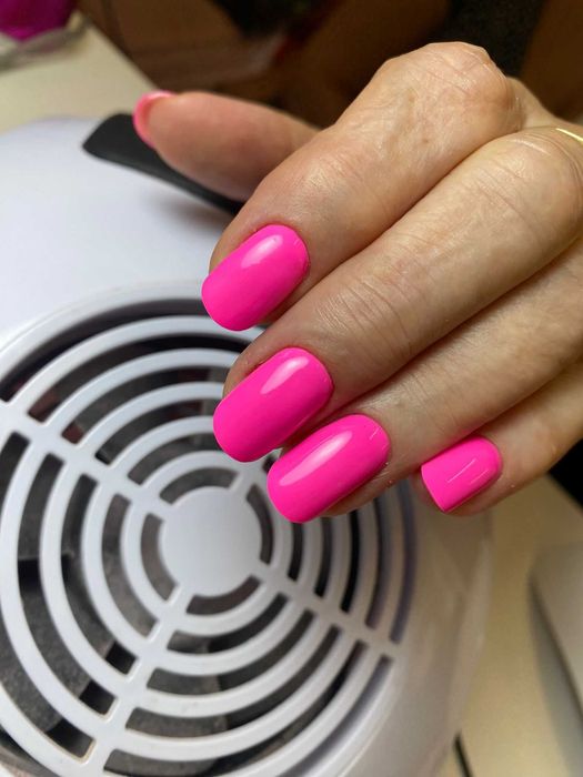 Servicii de infrumusetare: manichiura