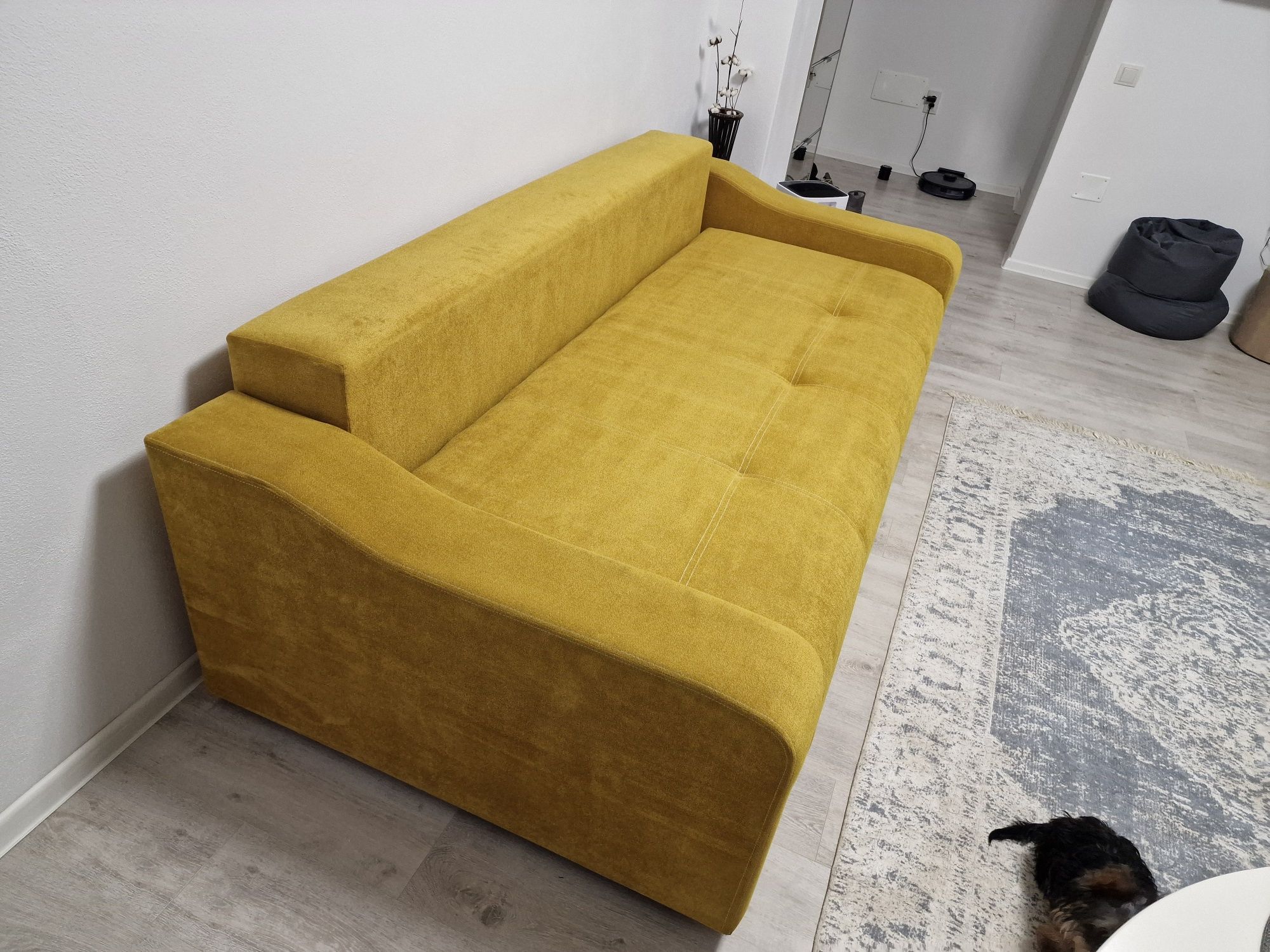 Canapea extensibila modulara galbenă
