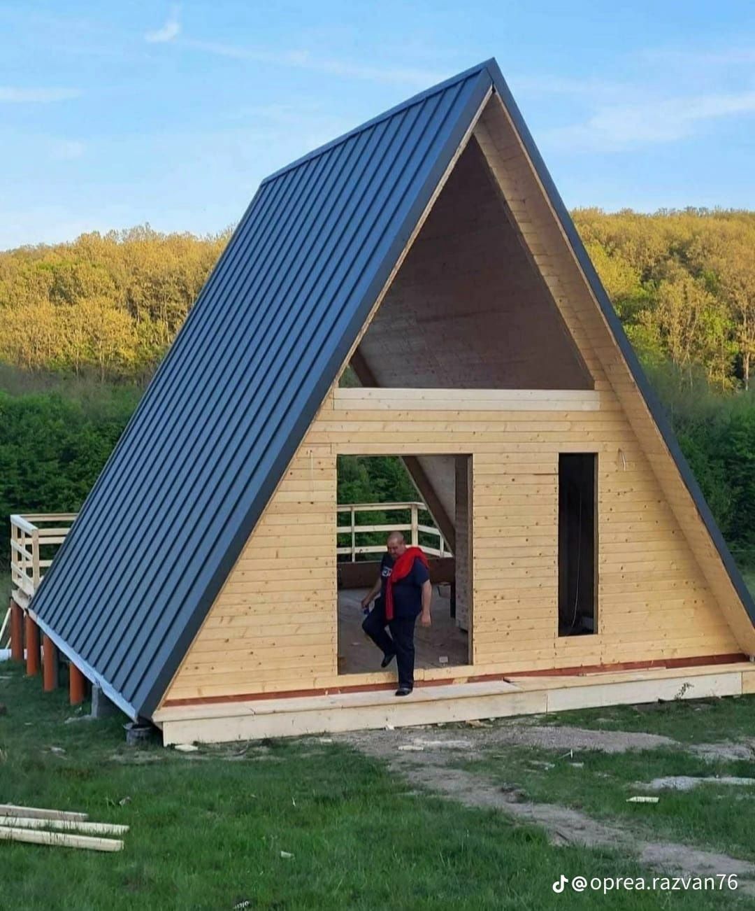 Vindem si construim case din structura de lemn si cabane stil A Frame,