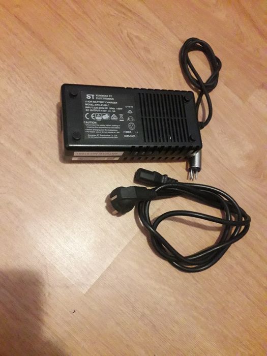 Incarcator E-Bike 36V 2A / Incarcator Bicicleta Electrica 36V 3A
