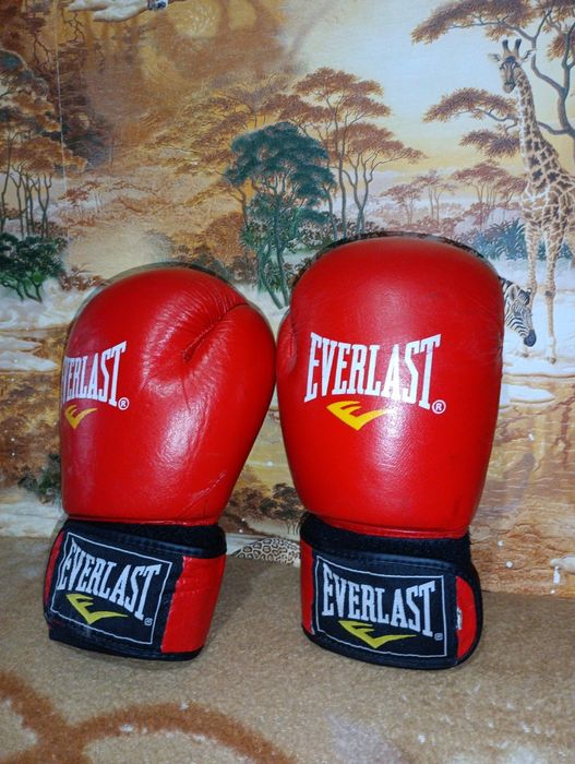 Боксерские перчатки