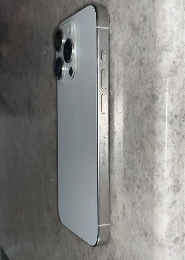 Iphone 15 pro 256GB бял
