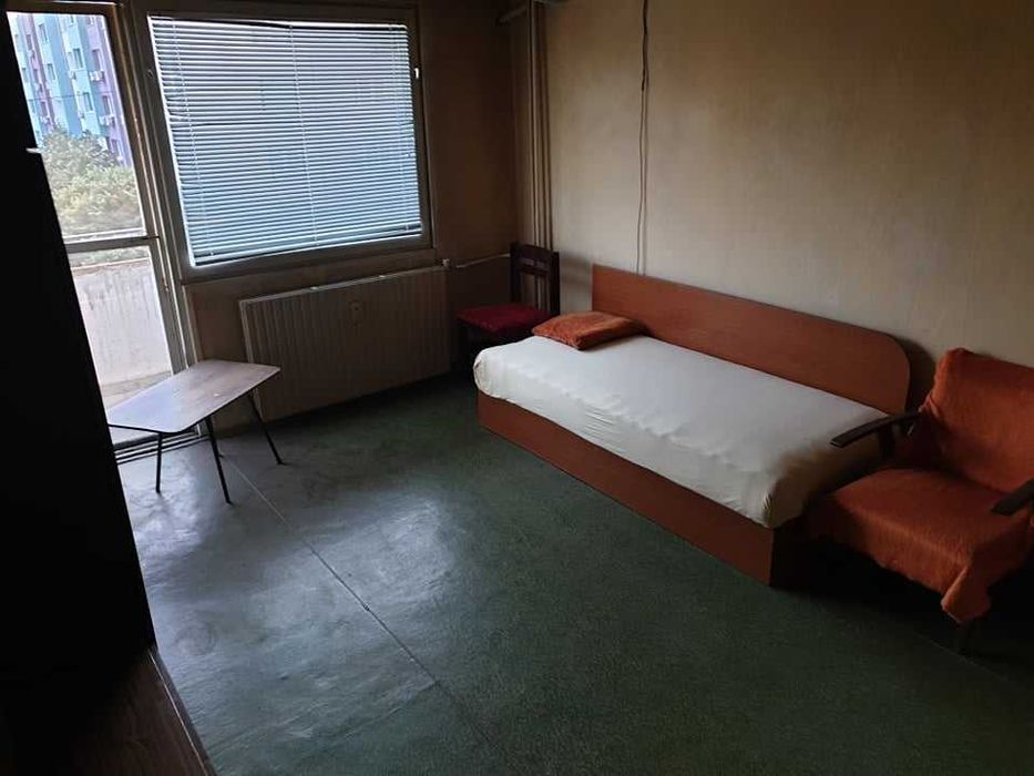 Дава се под наем Двустаен апартамент в Бургас, Славейков - 64 кв.м за 175 € - Снимка #2