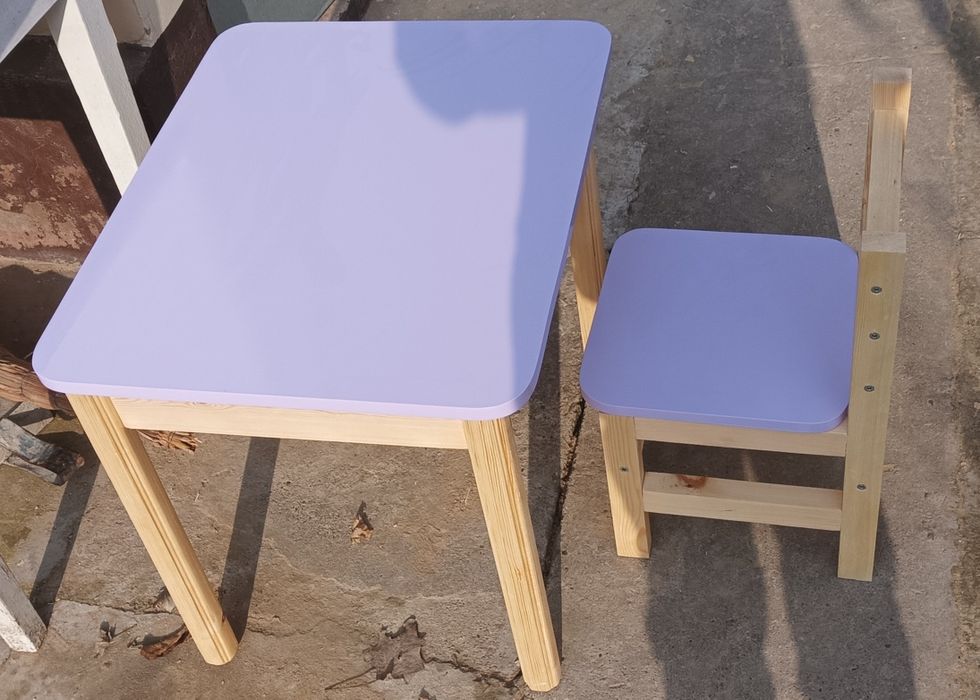 Скидки на детскую мебель стол +стул 450.000