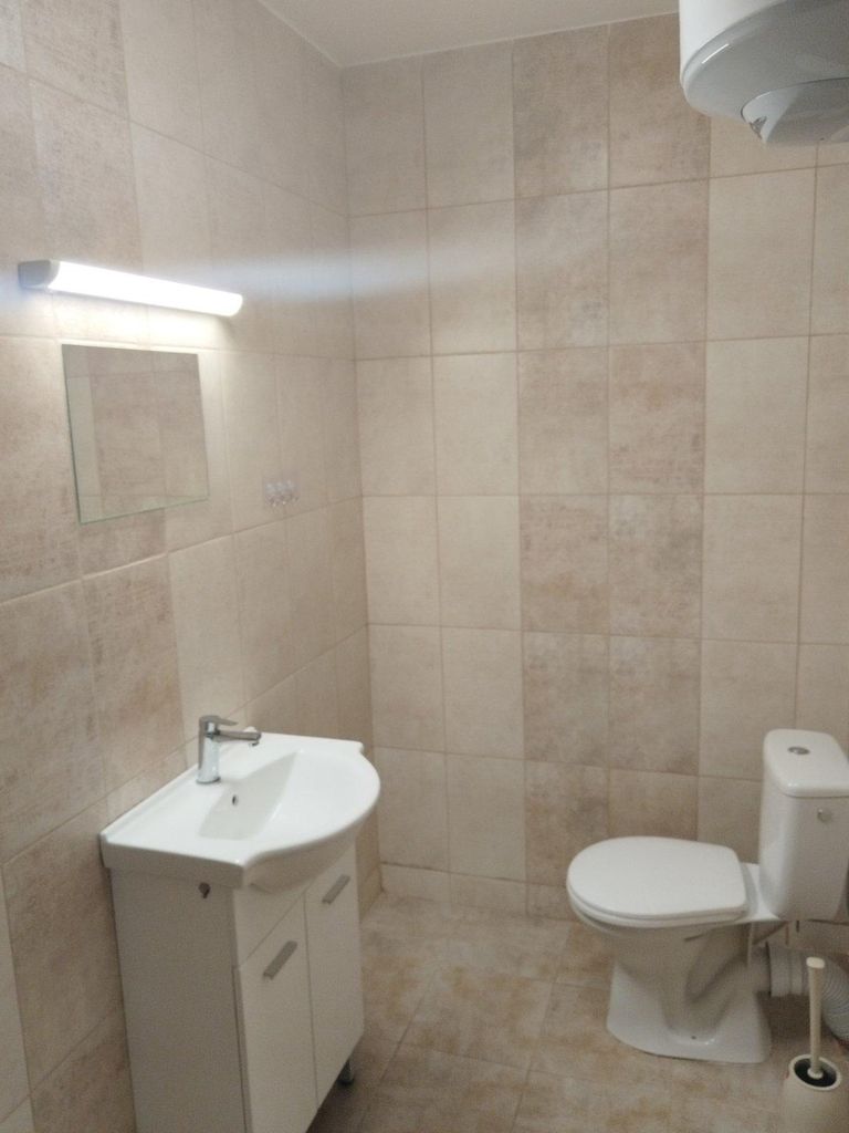 Дава се под наем Едностаен апартамент в Пловдив, Остромила - 65 кв.м за 310 € - Снимка #7