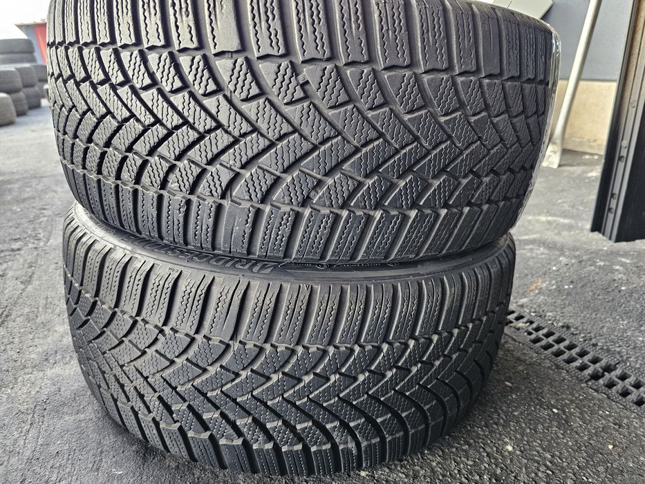 225 40 R 18 Bridgestone iarna