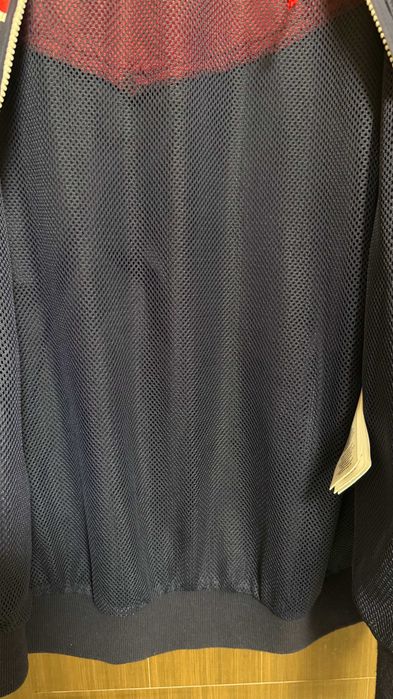 Bluza sport FC Bayern München ca noua ,impecabila ,cu gluga