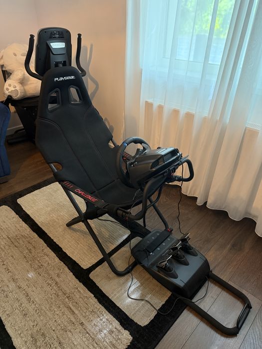 Scaun si volan cu pedale gaming