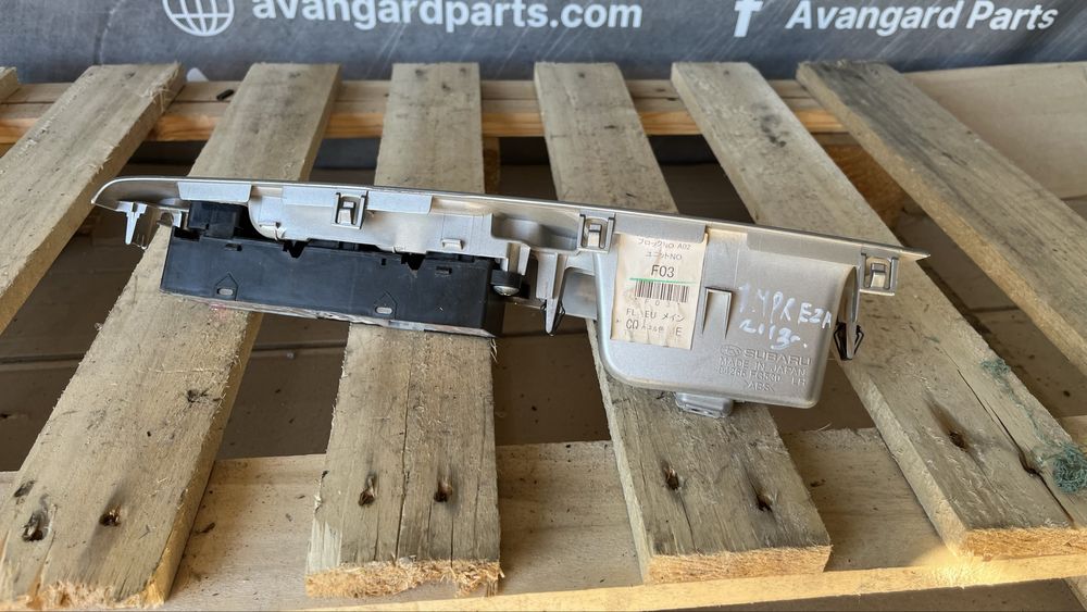 Панел с компечата за лява врата Subaru Impreza 2008-2013