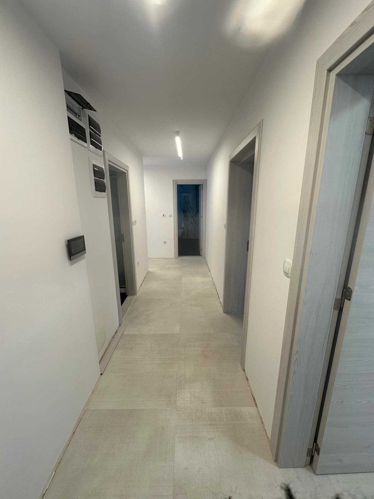 Продава се Тристаен апартамент в Пловдив, Христо Смирненски - 136 кв.м за 1434 €/кв.м - Снимка #4