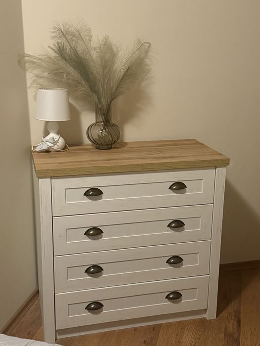 скрин с 4 чекмеджета MARKSKEL