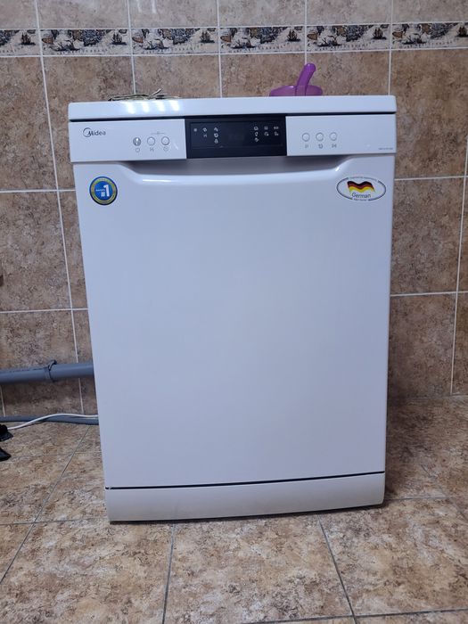 Посудомоечная машина Midea DWF12-7617QW (белая)