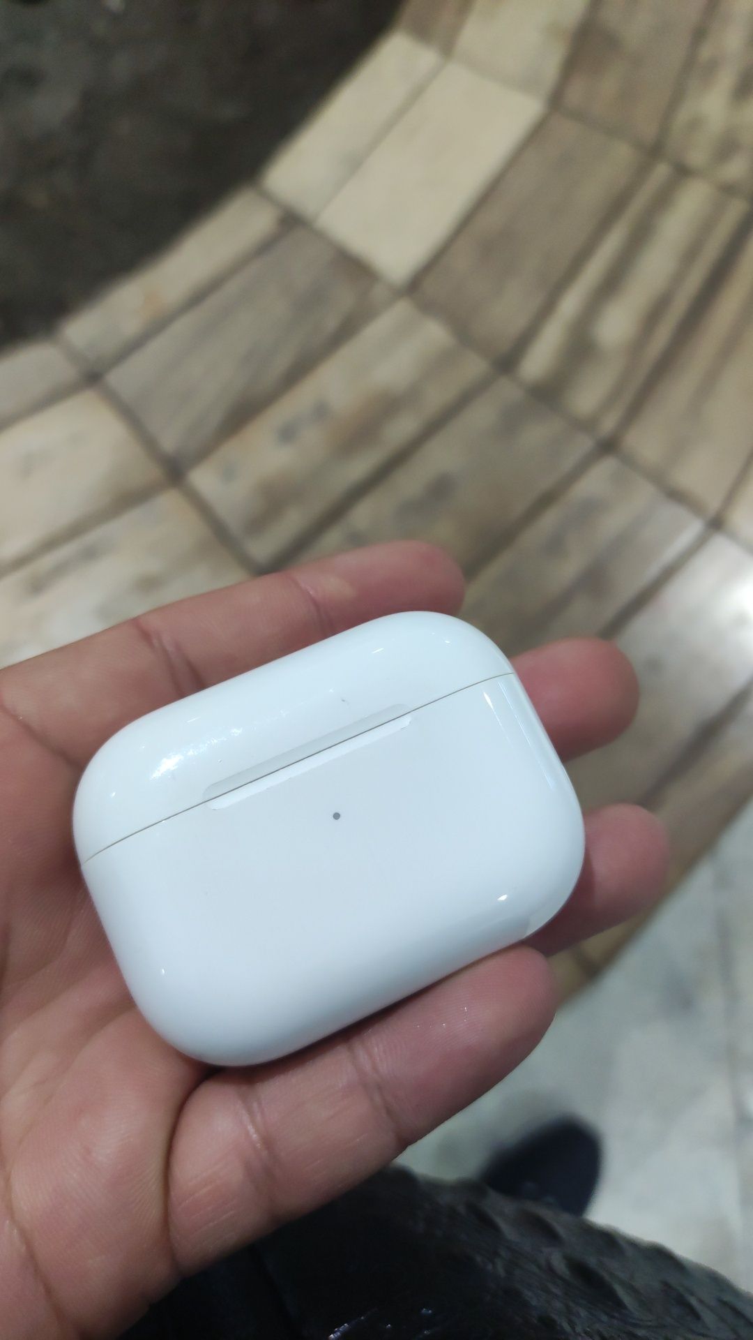 Продам оригинал кейс airpods pro