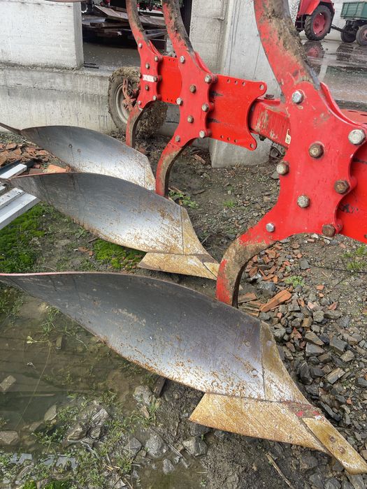 Vând plug pottinger servo 35