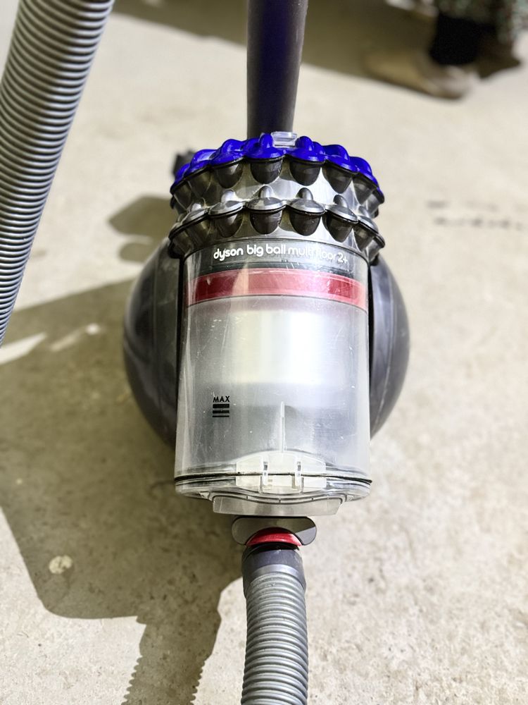 ШОК ЦЕНА!!! Продаётся пылесос от Dyson. Очень в отличном состоянии