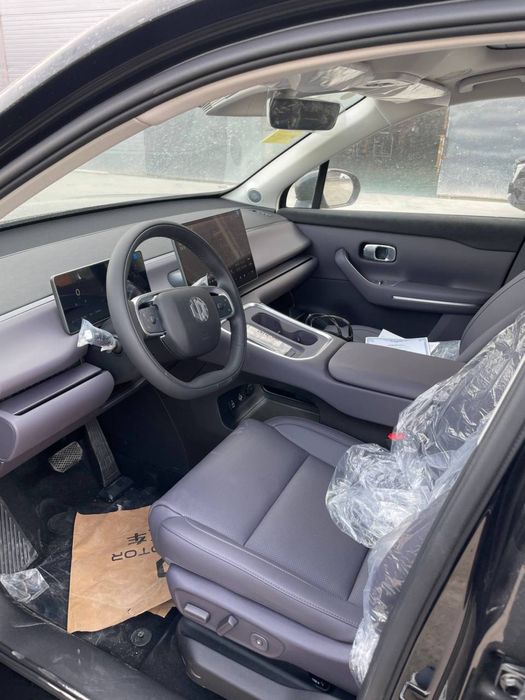 Leapmotor C16 hybrid gibrid qora full