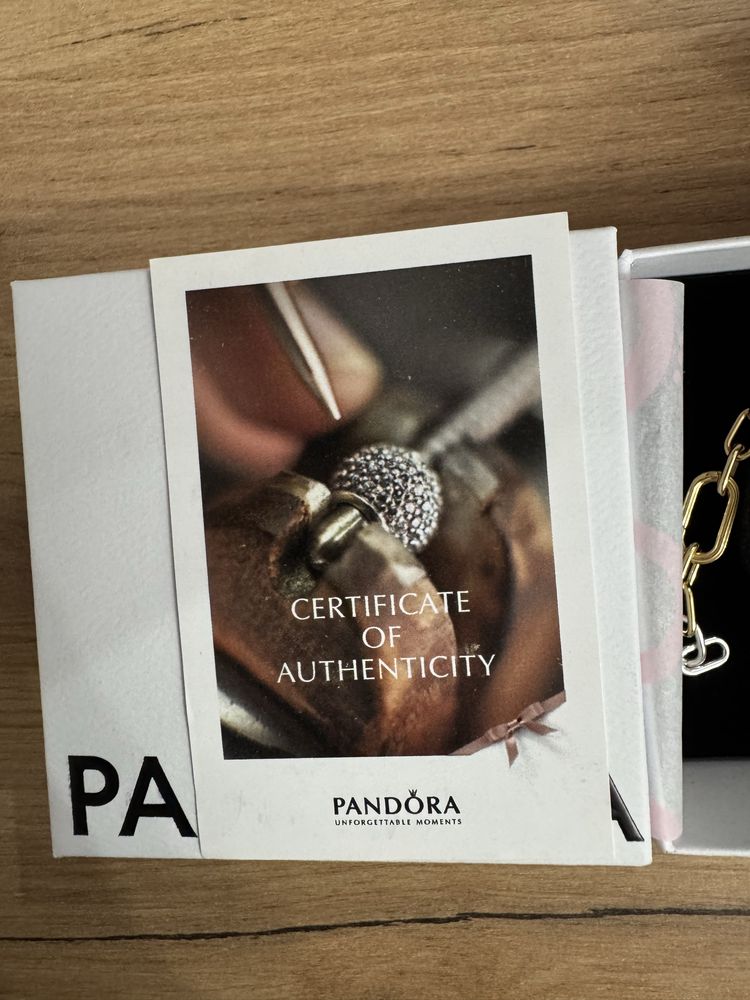 Продается новый браслет PANDORA оригинал сертифицированный 18 размер