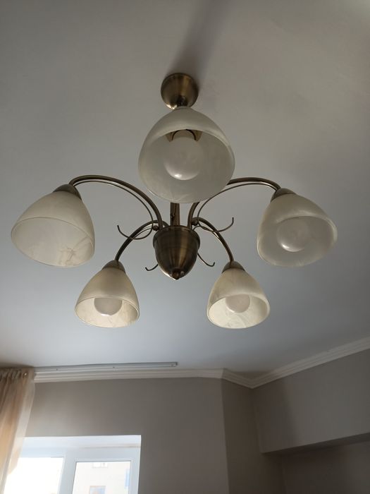 Люстра в отличном состоянии